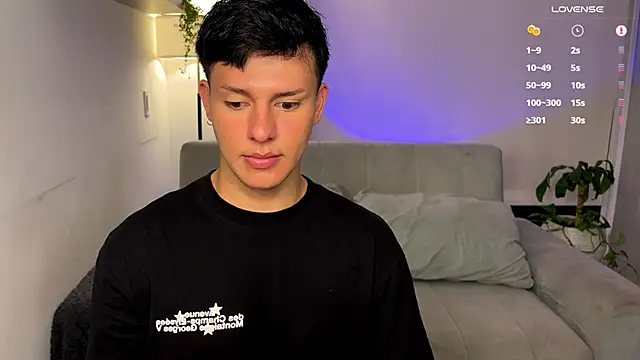 Snapshot of Alexxblue chatting on November 16, 2025, 3:44 am Alexxblue online show from November 16, 2025, 3:44 am