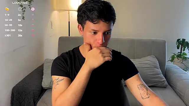 Snapshot of Alexxblue chatting on November 14, 2025, 7:06 pm Alexxblue online show from November 14, 2025, 7:06 pm