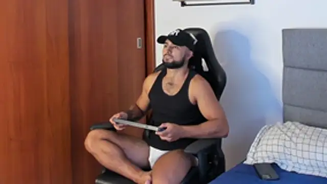 ethaanjones online show from November 24, 2025, 8:20 pm