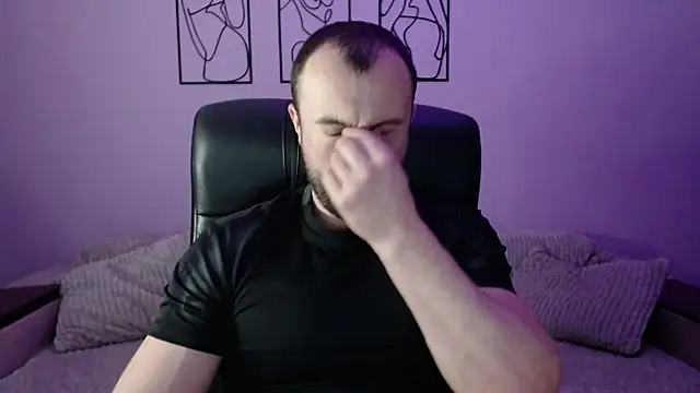 brindlefly6969 online show from March 19, 2026, 11:21 am