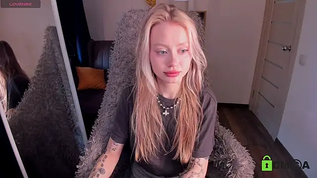 Snapshot of MalenaErnman chatting on February 6, 2026, 10:44 am MalenaErnman online show from February 6, 2026, 10:44 am