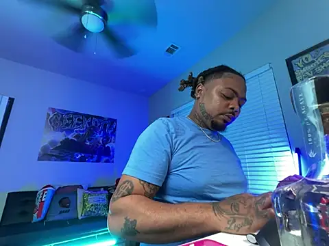 4EVAGLACIERS online show from March 24, 2026, 3:17 am