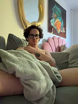 hardmecl online show from April 19, 2026, 6:10 pm