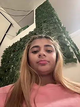 Snapshot of pamell_col chatting on December 14, 2024, 12:11 am pamell col online show from December 14, 2024, 12:11 am