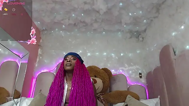 puca ebony online show from March 6, 2025, 7:32 pm
