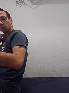 Iliketocooksquirt25 online show from October 18, 2025, 10:34 pm