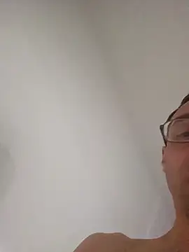 Iliketocooksquirt25 online show from April 2, 2026, 3:35 am