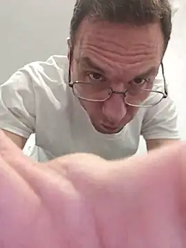 Iliketocooksquirt25 online show from May 30, 2026, 7:47 am