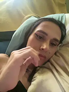 Snapshot of Ari-Hall chatting on September 25, 2025, 8:26 pm Ari-Hall online show from September 25, 2025, 8:26 pm