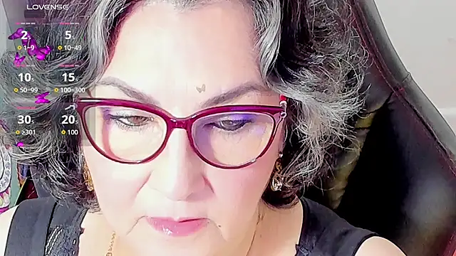 cataleya mom online show from October 13, 2025, 3:30 am