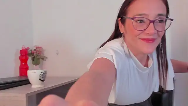 Jessica Herrera  online show from February 12, 2026, 9:58 pm