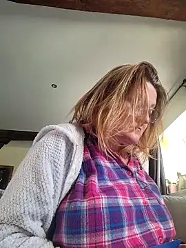 Snapshot of lady_charlyne chatting on November 25, 2025, 9:20 am lady charlyne online show from November 25, 2025, 9:20 am