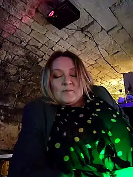 Snapshot of lady_charlyne chatting on November 21, 2025, 8:30 pm lady charlyne online show from November 21, 2025, 8:30 pm