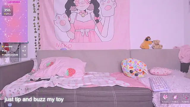 Snapshot of Freakcute_ chatting on October 20, 2025, 6:19 pm Freakcute online show from October 20, 2025, 6:19 pm