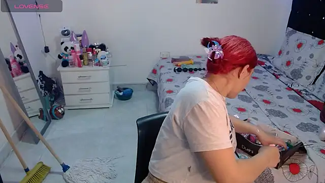 Snapshot of soniafuckboobs chatting on May 14, 2026, 12:24 pm soniafuckboobs online show from May 14, 2026, 12:24 pm