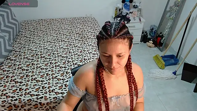 Snapshot of soniafuckboobs chatting on February 17, 2026, 12:30 am soniafuckboobs online show from February 17, 2026, 12:30 am