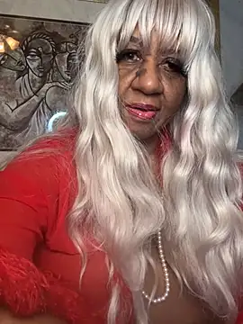 BreanaDivine online show from March 12, 2026, 6:28 am