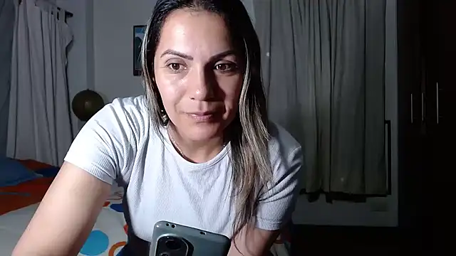 Chantal hott online show from October 27, 2025, 12:55 am