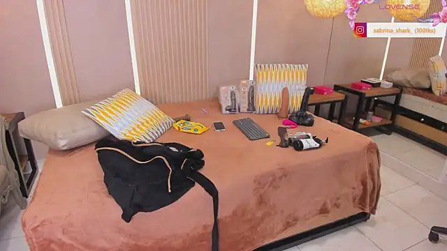 sabrina shark  online show from May 30, 2026, 10:21 am