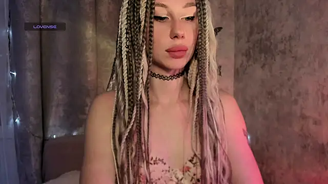 Snapshot of elena_addiction chatting on June 29, 2026, 5:56 pm elena addiction online show from June 29, 2026, 5:56 pm