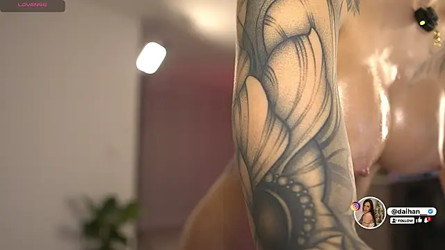 Daihanwatson  online show from February 18, 2026, 4:21 am