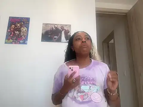 Snapshot of ChocolateCakeQueen chatting on July 13, 2026, 1:32 pm ChocolateCakeQueen online show from July 13, 2026, 1:32 pm