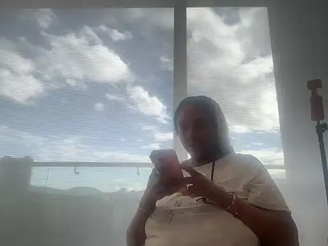 Snapshot of ChocolateCakeQueen chatting on July 17, 2026, 12:24 pm ChocolateCakeQueen online show from July 17, 2026, 12:24 pm