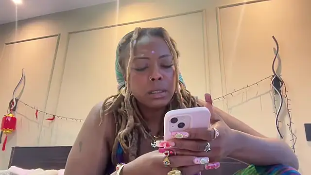 ChocolateCakeQueen online show from February 26, 2025, 11:30 pm