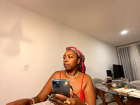 ChocolateCakeQueen online show from December 3, 2025, 12:23 am