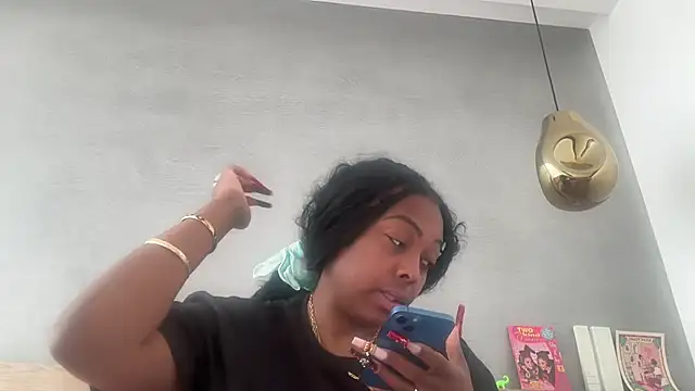 ChocolateCakeQueen online show from April 21, 2026, 5:52 pm