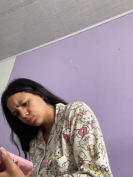 hannahb-e online show from April 5, 2026, 1:40 pm