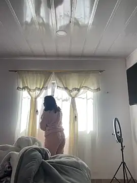 hannahb-e online show from November 23, 2025, 1:54 pm