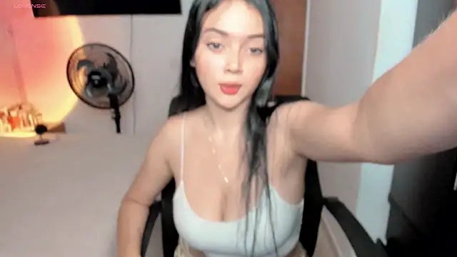 Snapshot of Sarah_angell chatting on December 5, 2024, 11:01 pm Sarah angell online show from December 5, 2024, 11:01 pm
