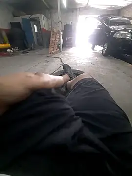 hecwil8 online show from January 9, 2026, 1:40 pm