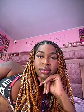 Snapshot of shenielxx chatting on June 23, 2026, 11:30 am shenielxx online show from June 23, 2026, 11:30 am