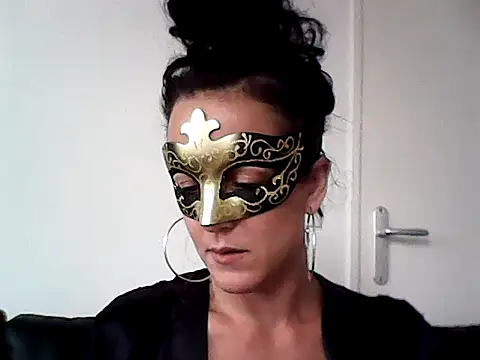 Masquegirlmysterious online show from October 3, 2025, 12:17 pm