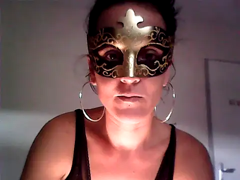 Masquegirlmysterious online show from October 1, 2025, 1:15 pm