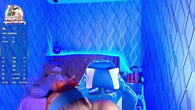 NicolleTaylor online show from November 17, 2025, 3:10 am