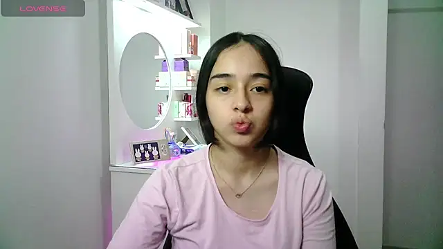 Snapshot of aineangeel chatting on June 9, 2026, 12:22 am aineangeel online show from June 9, 2026, 12:22 am