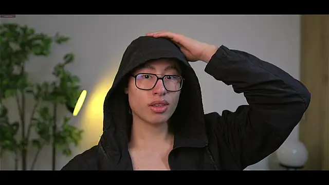 SrLuis18 online show from September 27, 2025, 11:22 pm