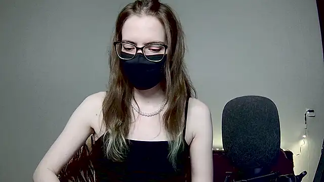 amber candyfloss online show from December 22, 2025, 12:55 am