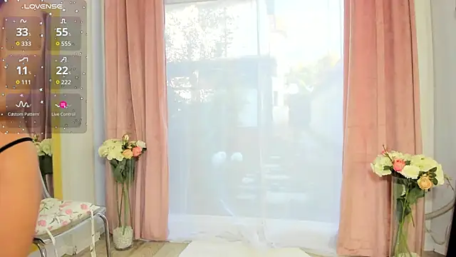 Snapshot of Selena_Reeves chatting on October 5, 2025, 6:26 am Selena Reeves online show from October 5, 2025, 6:26 am