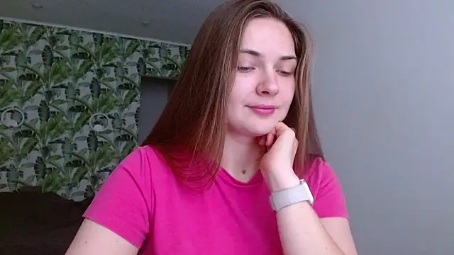 Snapshot of Olivia_shine chatting on November 23, 2025, 5:50 am Olivia shine online show from November 23, 2025, 5:50 am