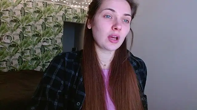 Snapshot of Olivia_shine chatting on January 14, 2026, 5:22 am Olivia shine online show from January 14, 2026, 5:22 am