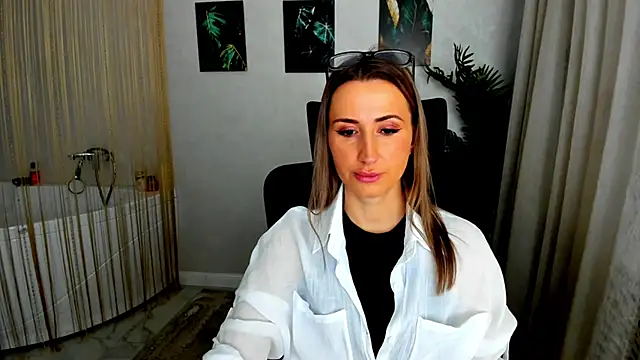 PassionGlow online show from November 28, 2025, 3:17 am