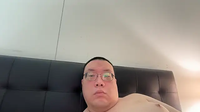 Snapshot of slaveasianboy chatting on June 3, 2026, 12:17 pm slaveasianboy online show from June 3, 2026, 12:17 pm