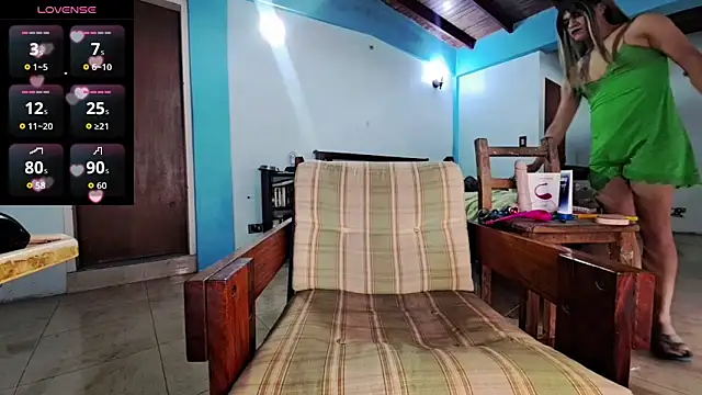 Snapshot of Gotitatv chatting on November 12, 2025, 3:27 pm Gotitatv online show from November 12, 2025, 3:27 pm