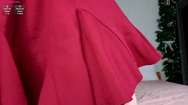 Snapshot of Little_Soph chatting on March 2, 2026, 2:01 am Little Soph online show from March 2, 2026, 2:01 am