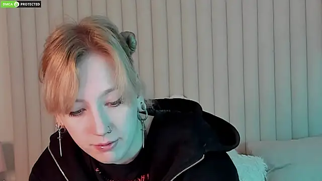 RachelCart online show from November 24, 2025, 3:06 am