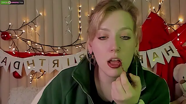 RachelCart online show from December 16, 2025, 3:11 am